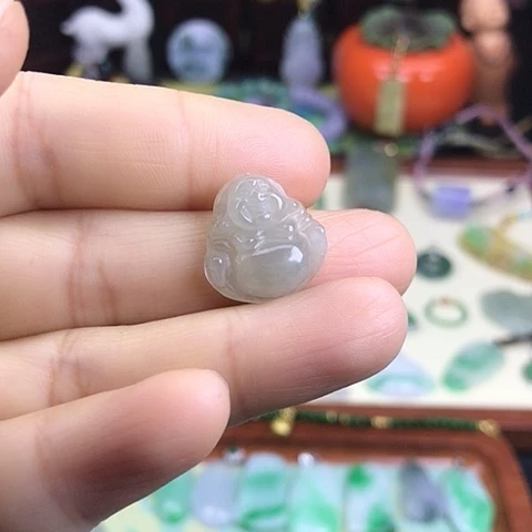 翡翠颈饰未镶嵌小佛
