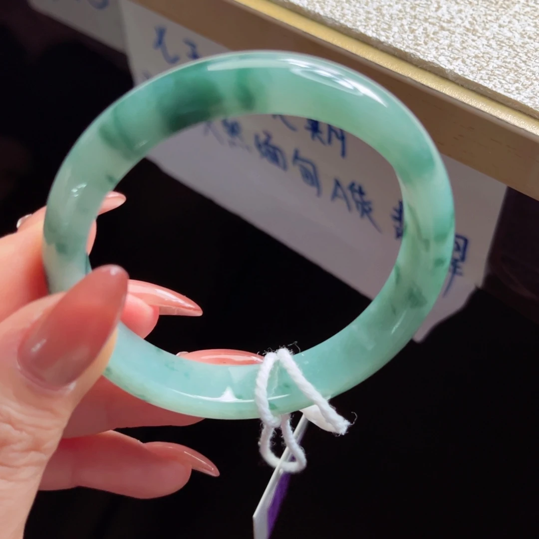 翡翠未镶嵌手镯手镯