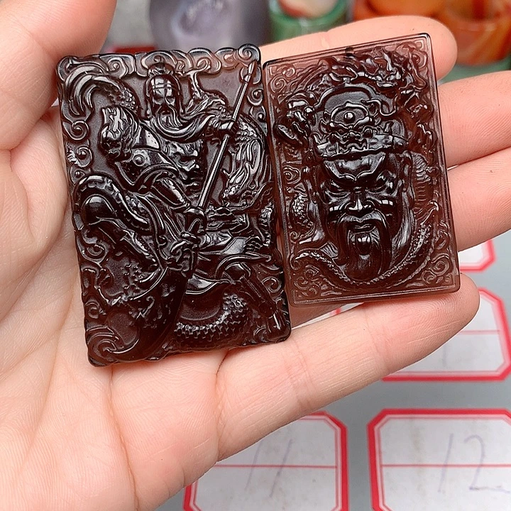 恒***君未镶嵌黑曜岩颈饰