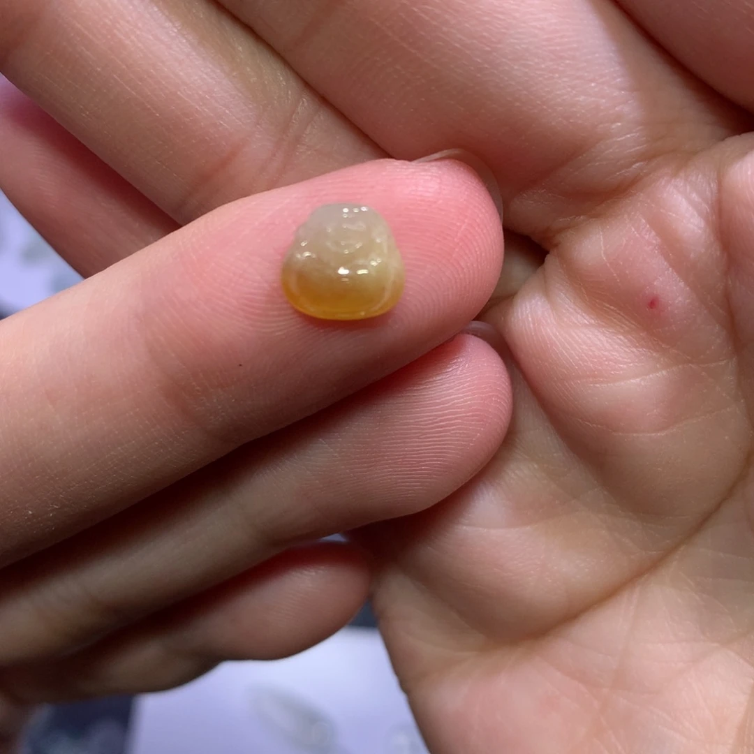 翡翠未镶嵌颈饰财神
