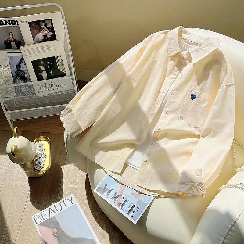 奶油杏色爱心小刺绣衬衫女早秋2025新款时尚百搭显瘦春秋叠穿衬衣