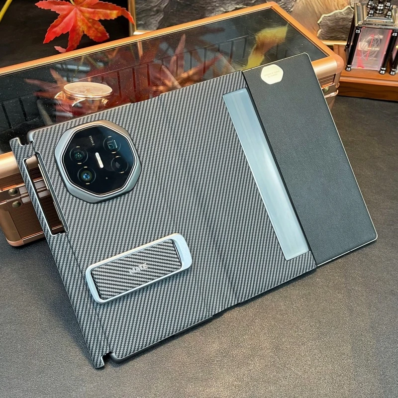 适用华为MateXT折叠屏手机壳真皮碳纤维纹翻盖保护套全包腕带支架