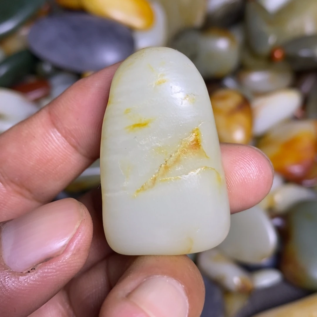 和田玉（糖玉）未镶嵌挂件