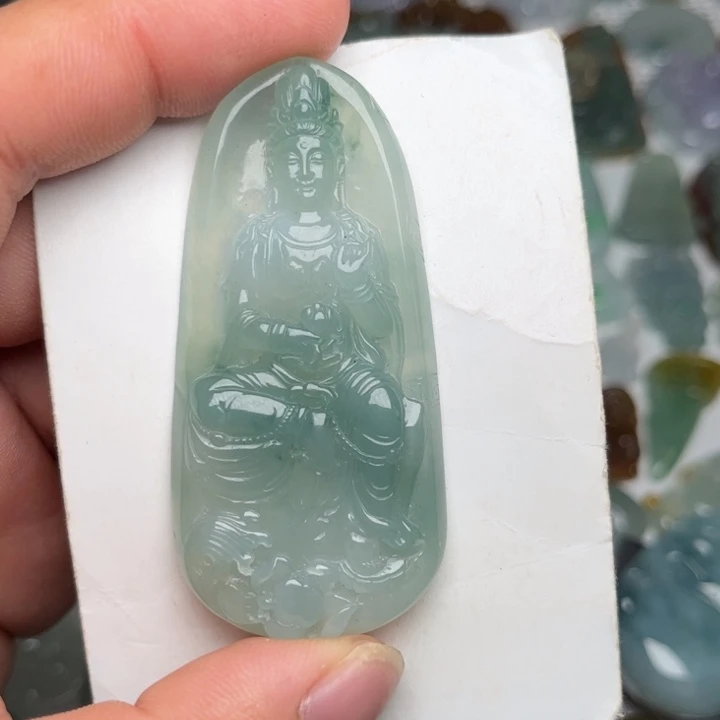 翡翠未镶嵌颈饰观音