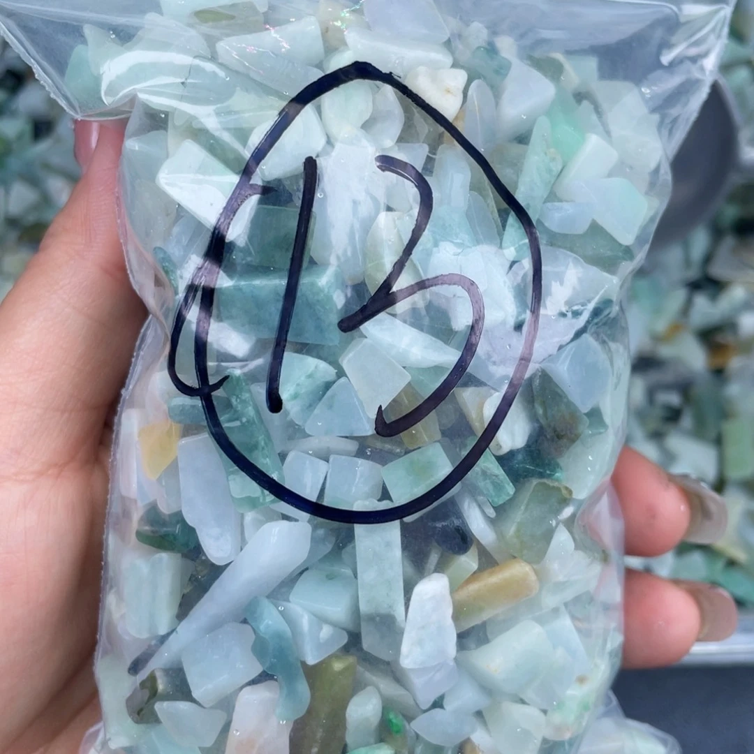 翡翠颈饰未镶嵌翡翠13
