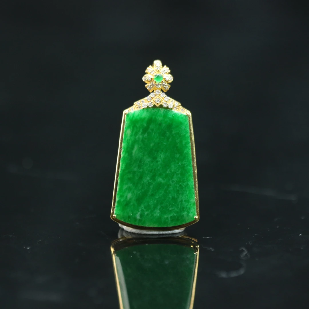 FC33天然缅甸翡翠A货18k绿无事牌吊坠/400021/保利厦门拍卖