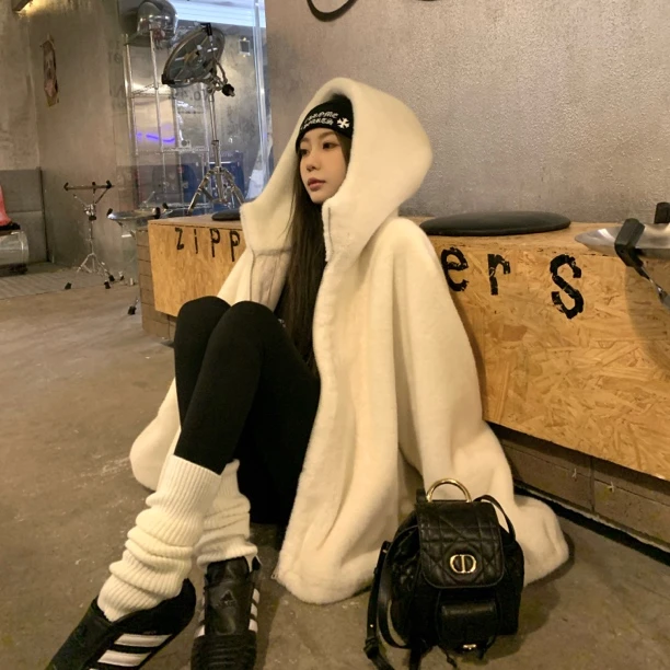 【关于小熊】奶白软糯宽松连帽毛绒绒外套