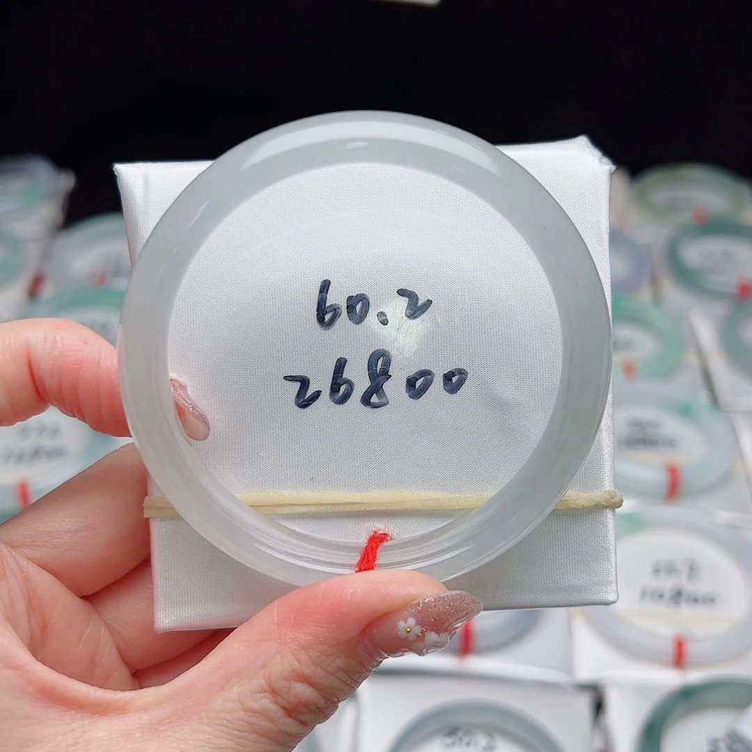 翡翠手镯未镶嵌缪*.天然