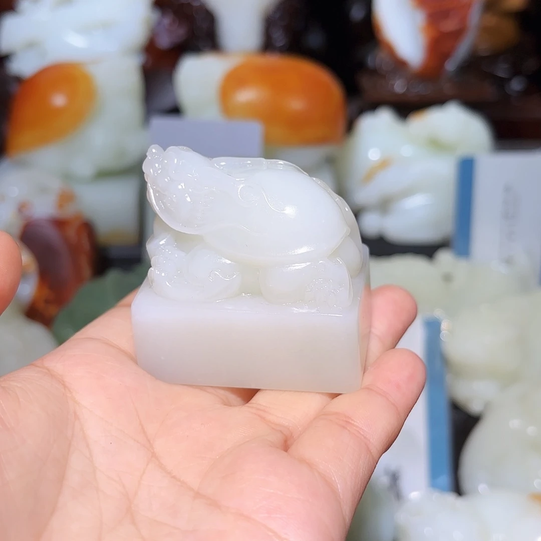 和田玉未镶嵌把件