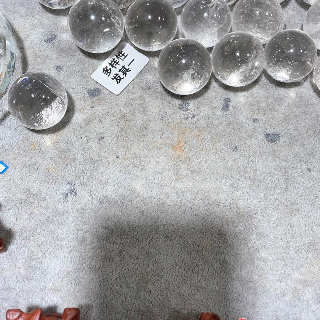 水晶摆件…..未镶嵌一个30m m