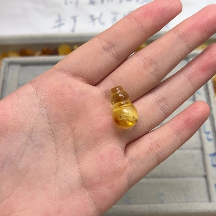 未镶嵌琥珀裸石青*?天然蜜蜡配件