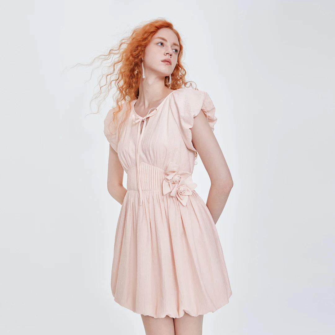 MISSCOCOON可可尼莱赛尔花苞裙女2025夏季新款泡泡袖缎面连衣裙