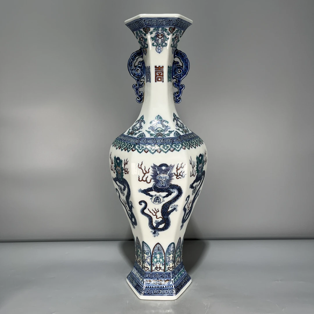 当代仿制 仿古大清乾隆年制青花斗彩龙纹螭耳六棱瓶
