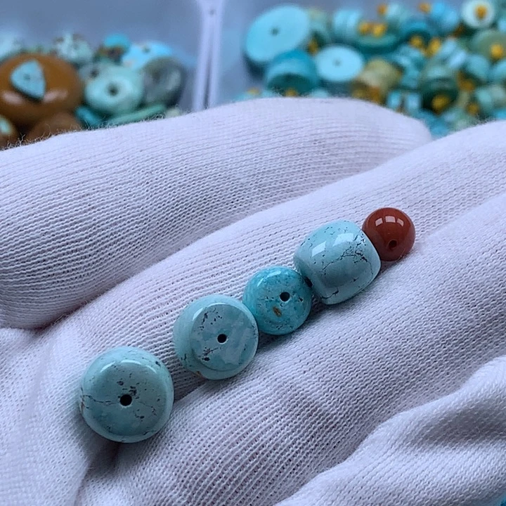 杨***丫未镶嵌南红玛瑙珠宝奇石