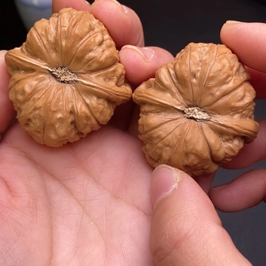 核桃44尺。   南瓜墩全品无修