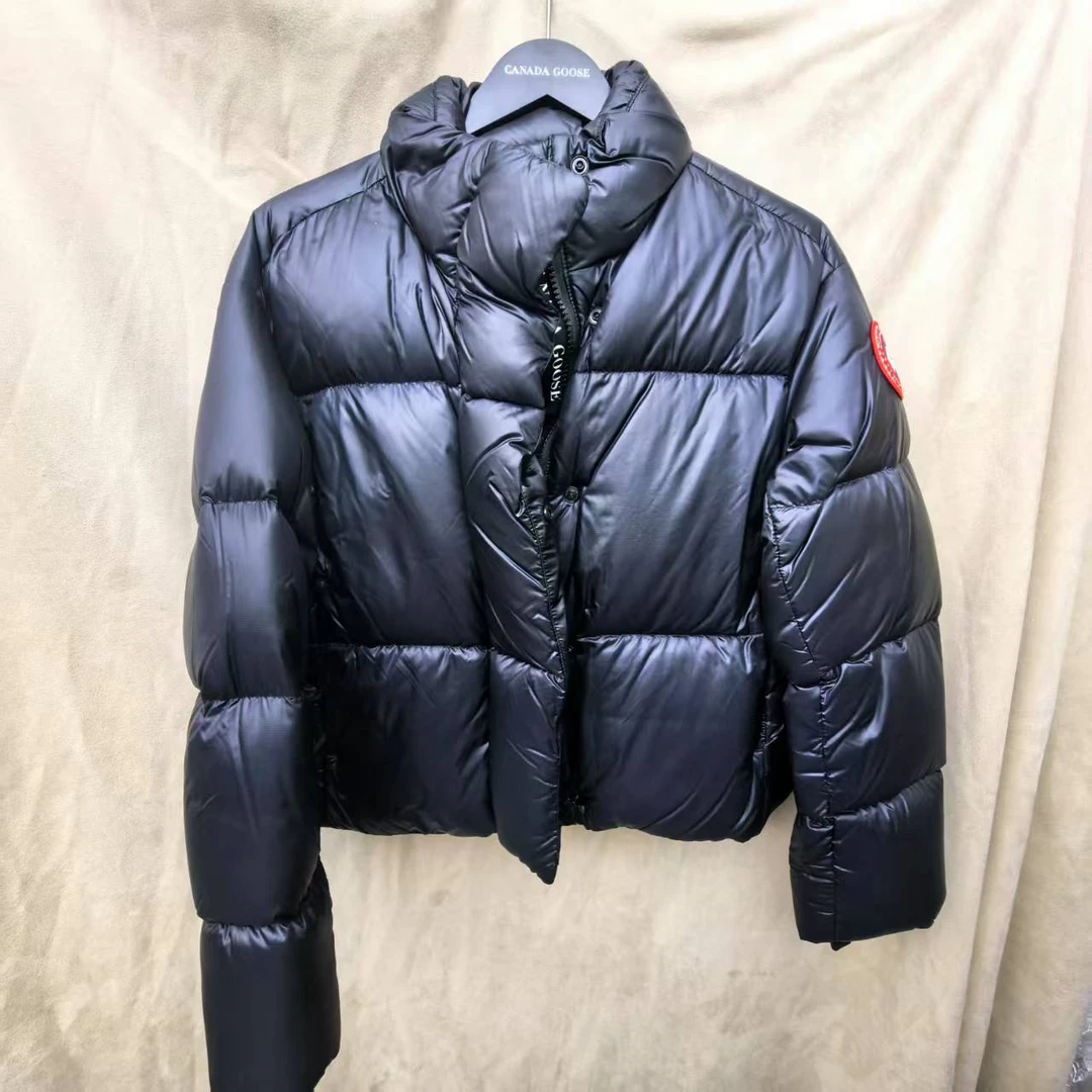95新 CANADA GOOSE 加拿大鹅全新全套s码羽绒服/70110154