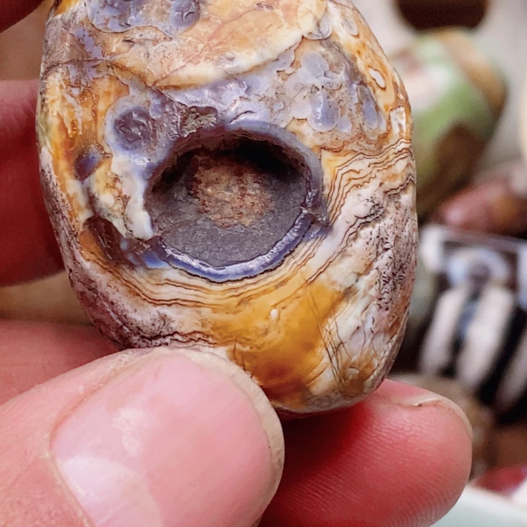 DIY琉璃海****）珠子的颜色是蓝色的