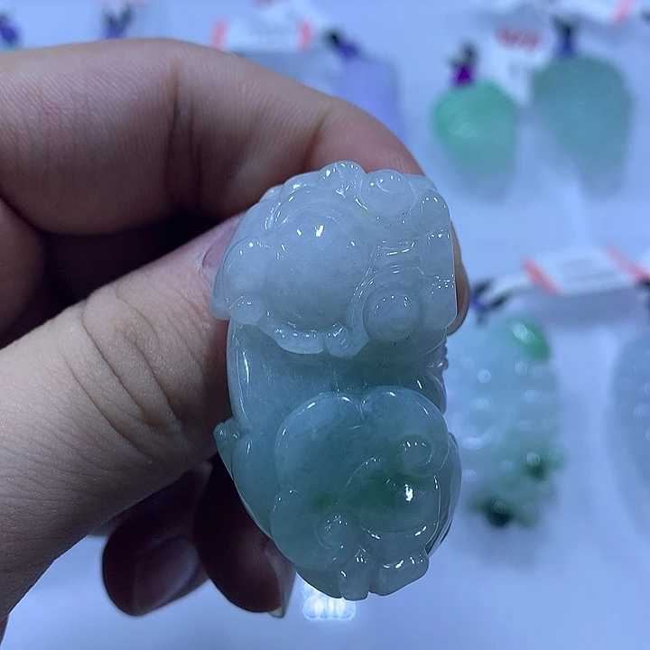 翡翠未镶嵌颈饰天然翡翠A货吊坠