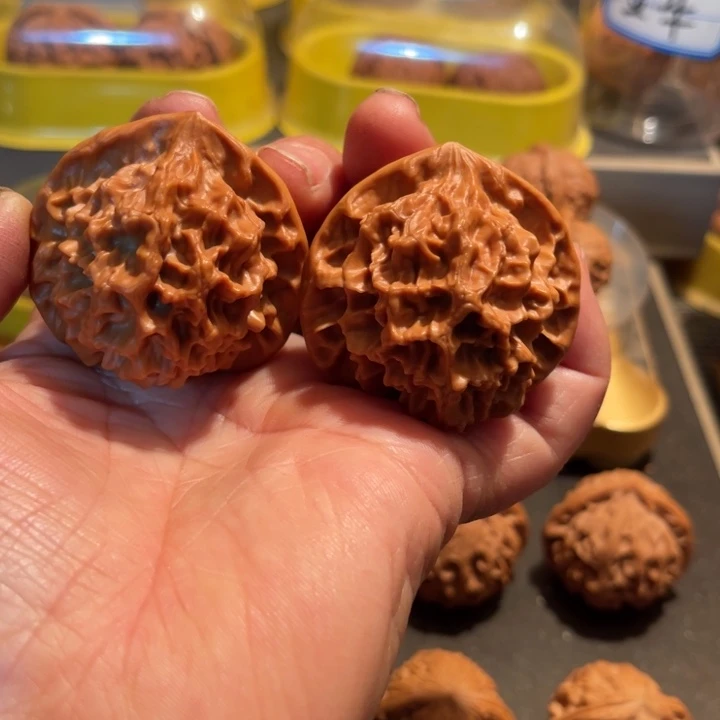 文玩核桃把件龙鳞45