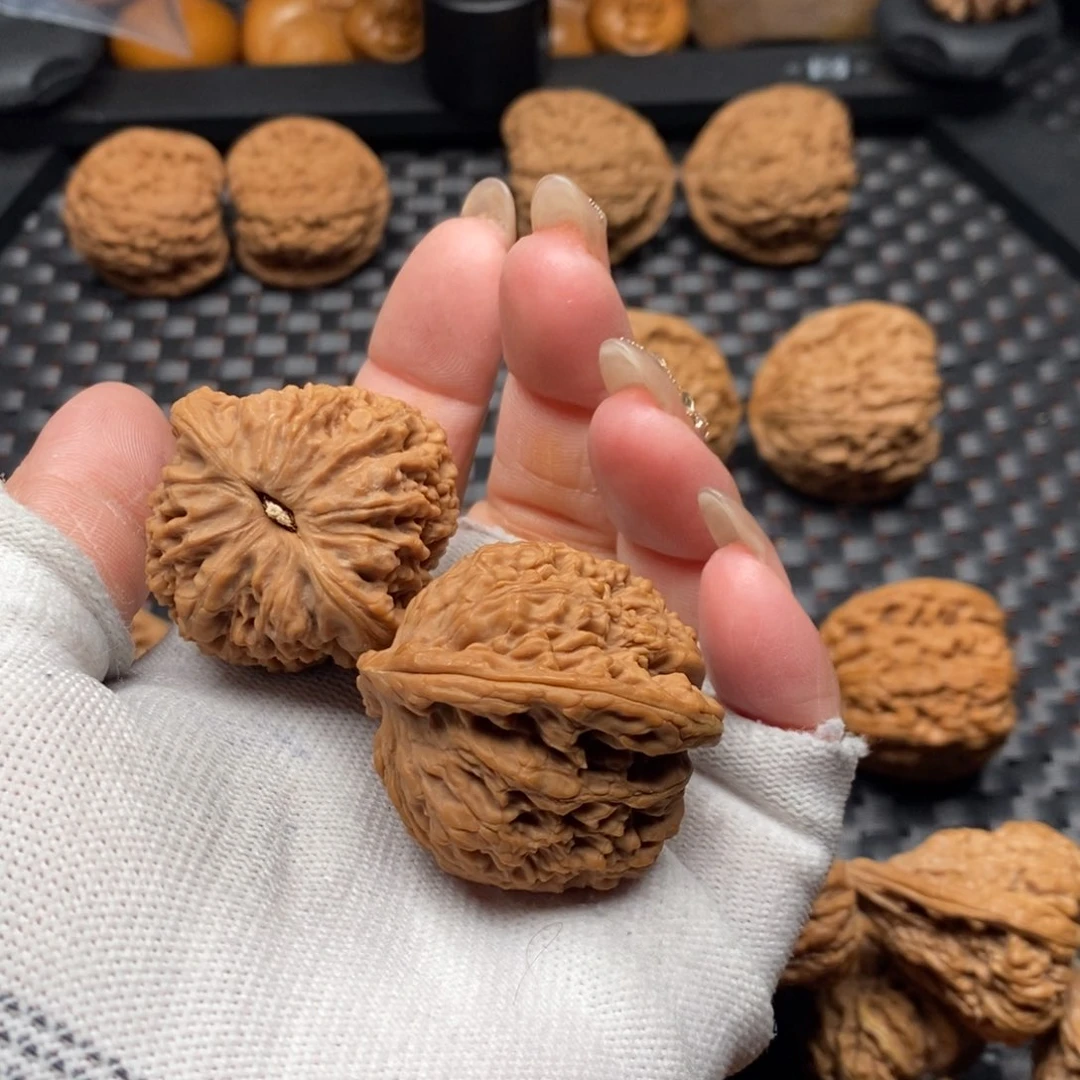 文玩核桃把件森****提南疆38