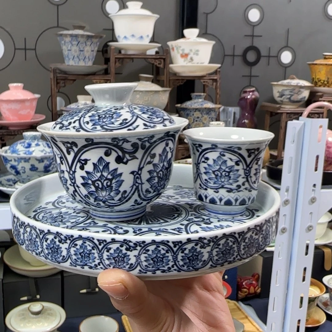 高温下的高温天气使人心情愉悦