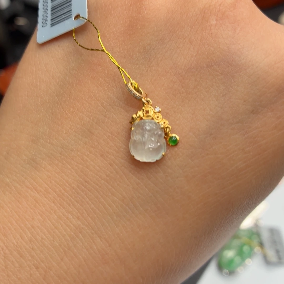 翡翠18K金镶嵌颈饰