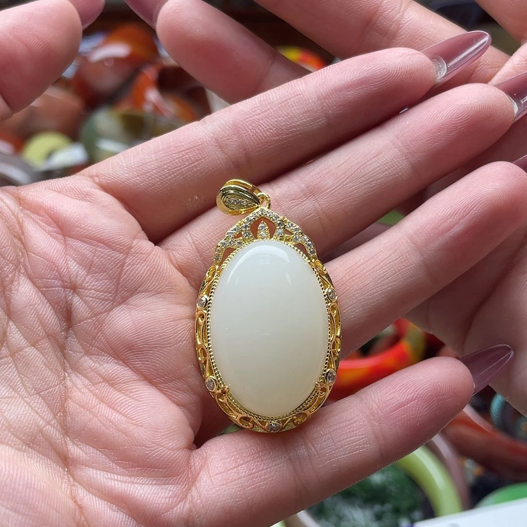 和田玉未镶嵌颈饰