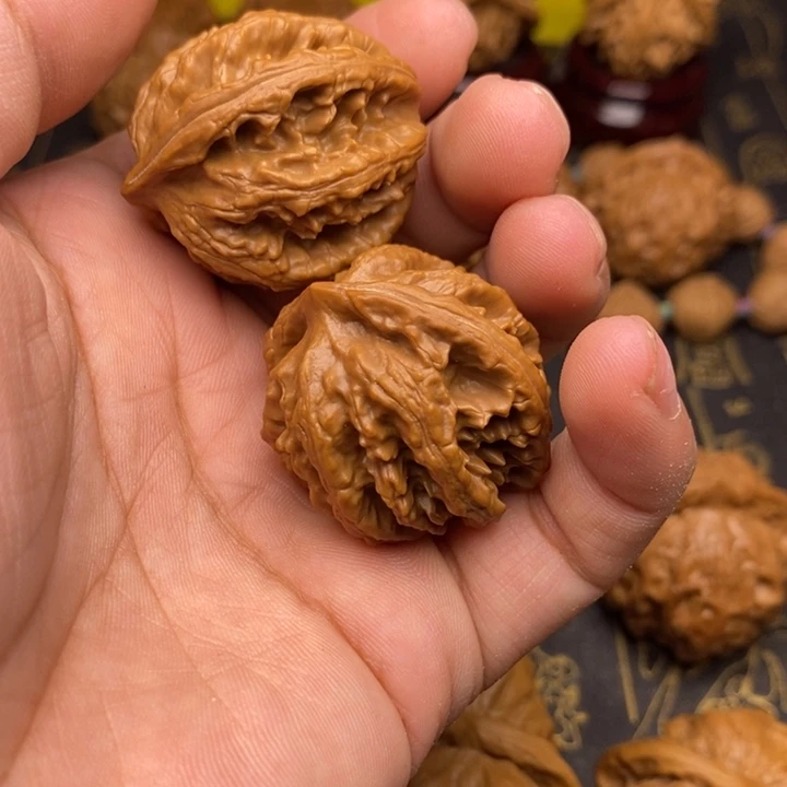 文玩核桃把件天*龙抓