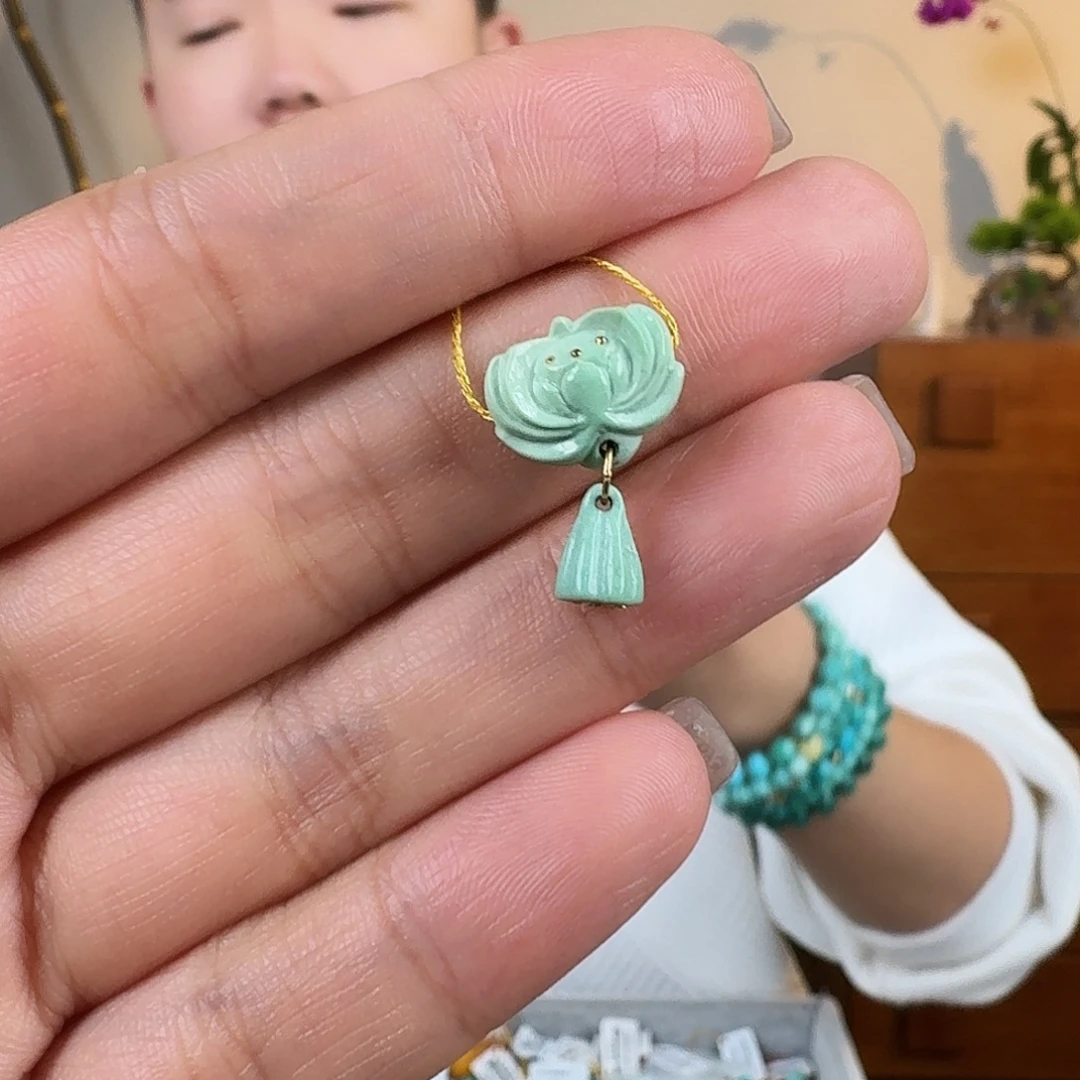 绿松石未镶嵌挂件