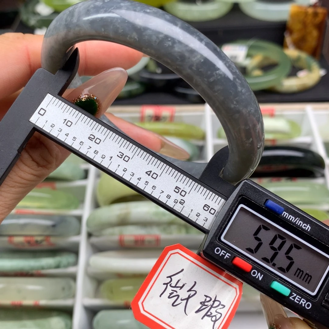 蛇纹石玉未镶嵌手镯783