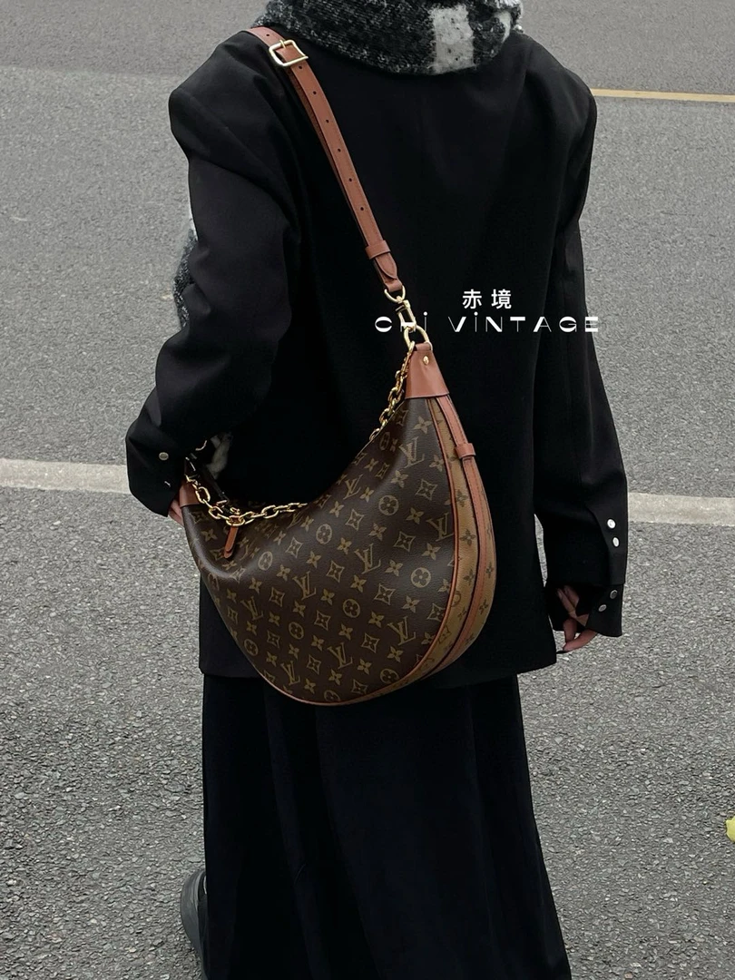 95新 LouisVuitton/路易威登 8146 老花loop大月亮斜挎包 芯片款