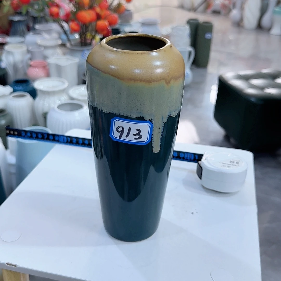 913号陶瓷高20厘米微瑕一个