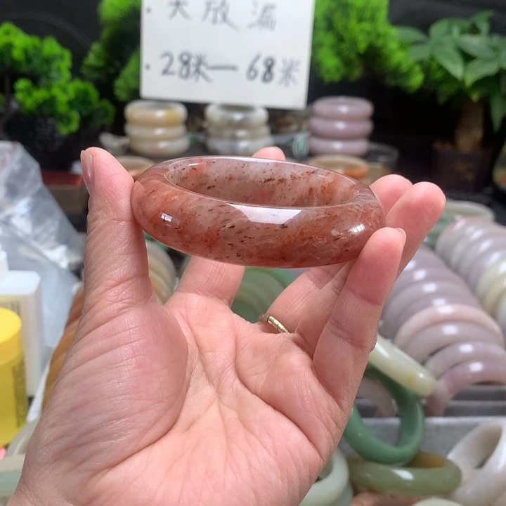 石英质玉（佘太翠）未镶嵌手镯56.6