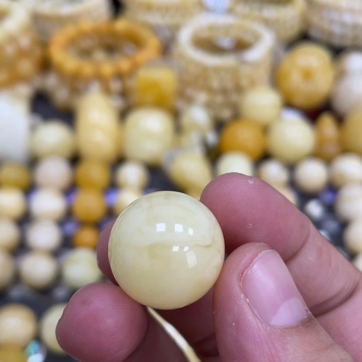 蜜蜡未镶嵌裸石18.8mm