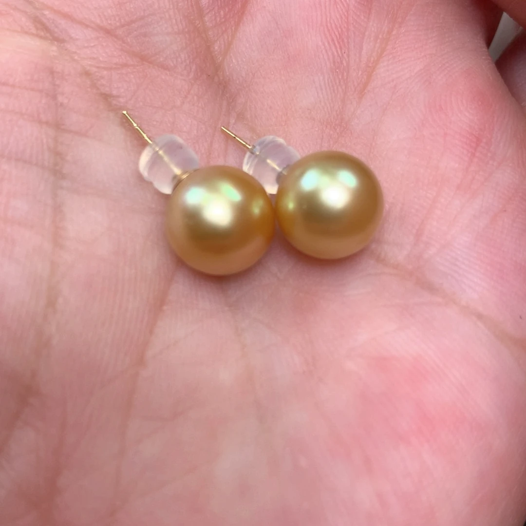 18K金镶嵌海水珍珠耳饰