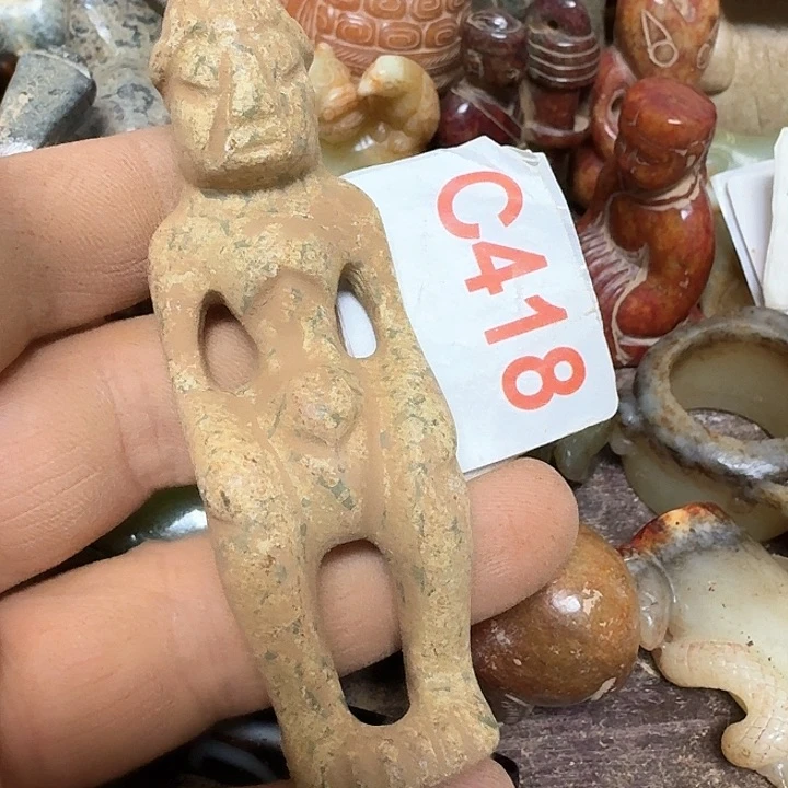 蛇纹石玉颈饰未镶嵌