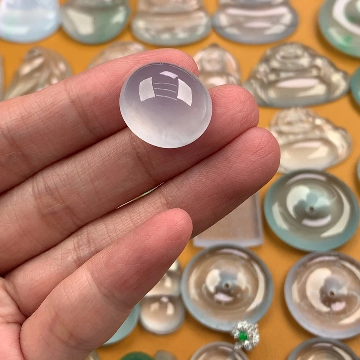 颈饰未镶嵌翡翠…..