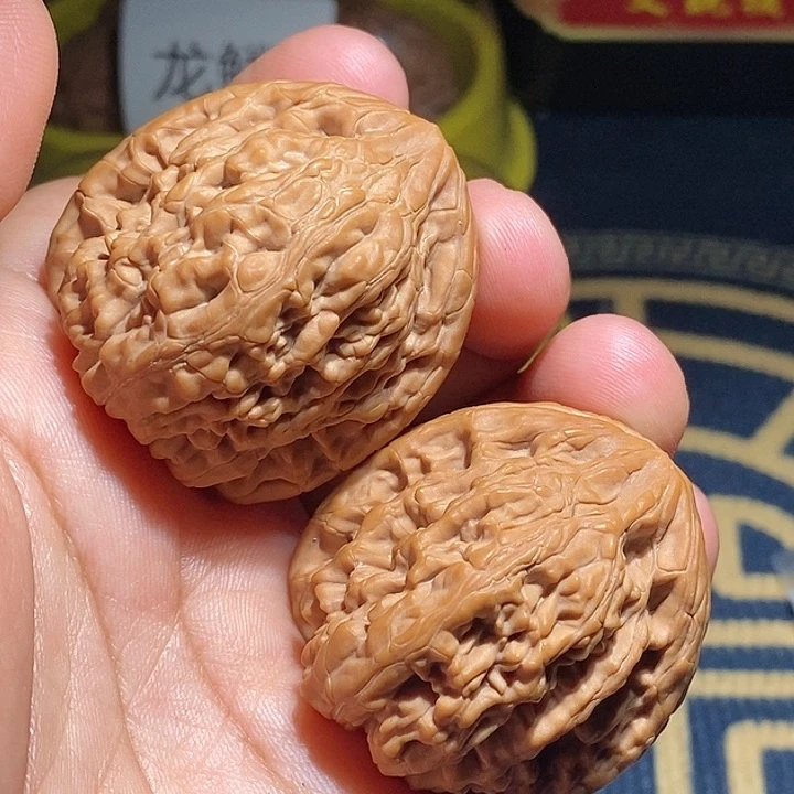 【闪购商品】文玩核桃吊坠彬***量虎头王