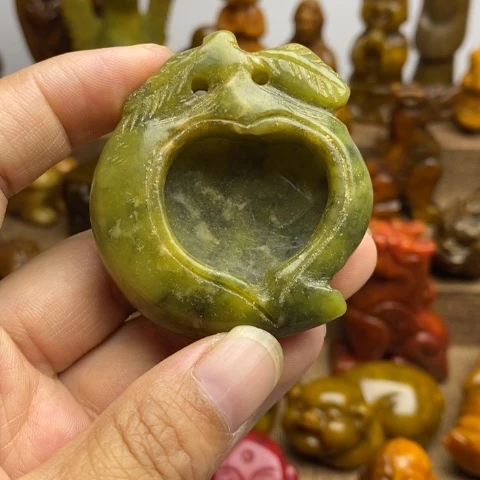 蛇纹石玉未镶嵌颈饰11