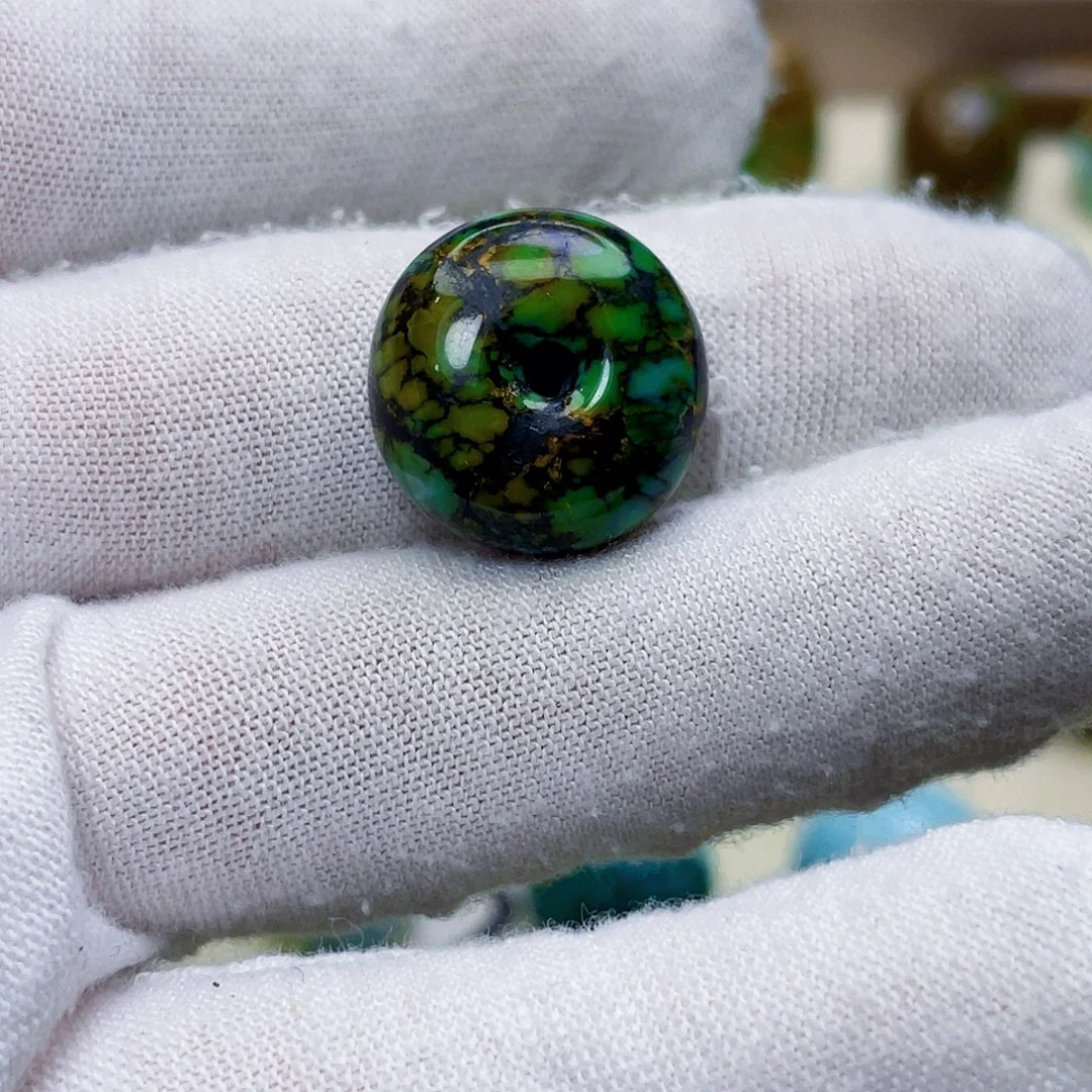 绿松石未镶嵌饰品