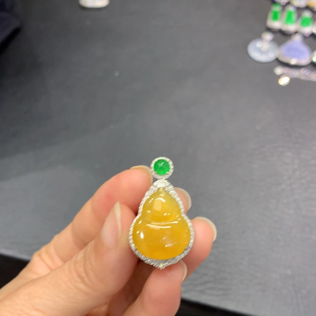 吊坠(不含链)18K金镶嵌翡翠