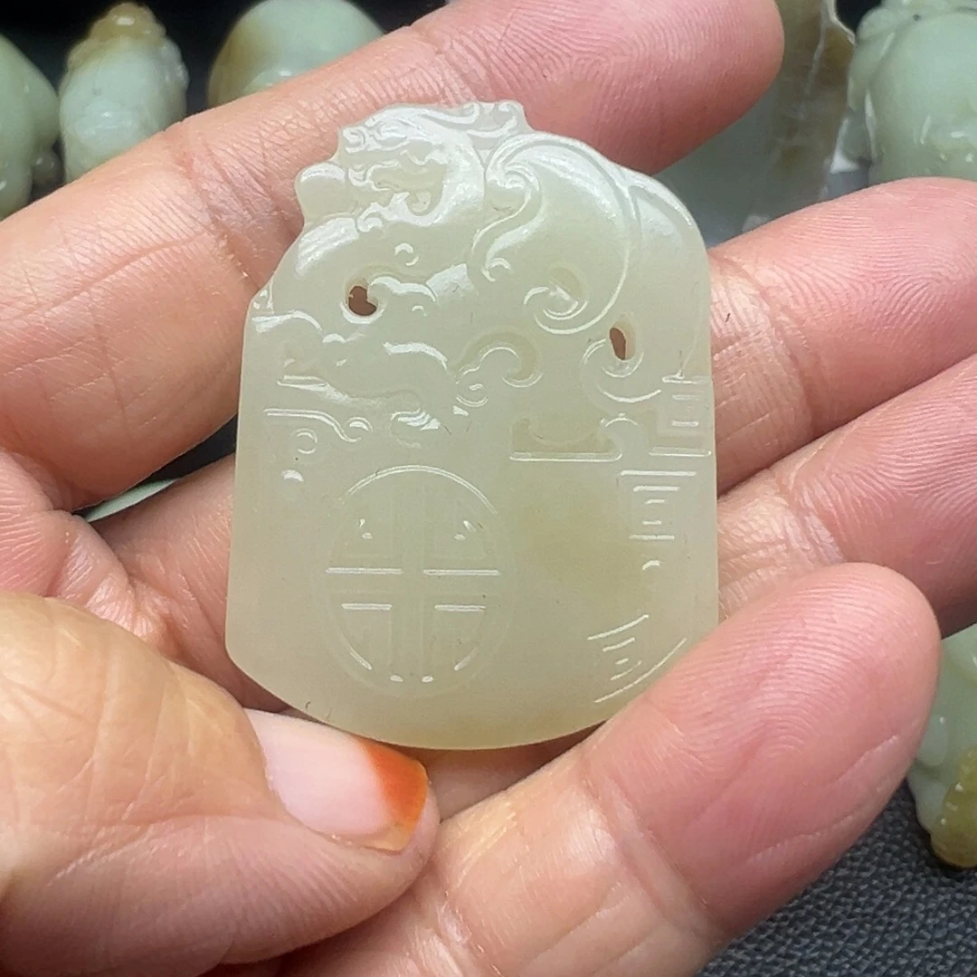 和田玉（糖玉）未镶嵌颈饰