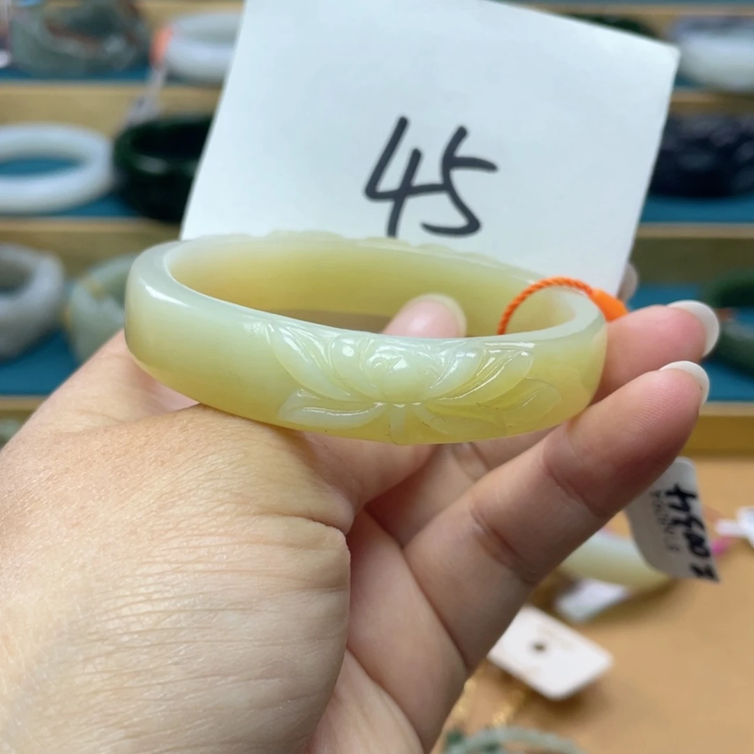 未镶嵌手镯（贵妃镯）和田玉圈口55