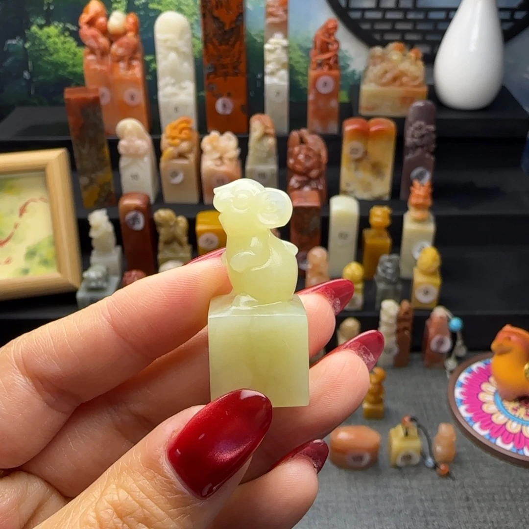 寿山石印石鼠你有米