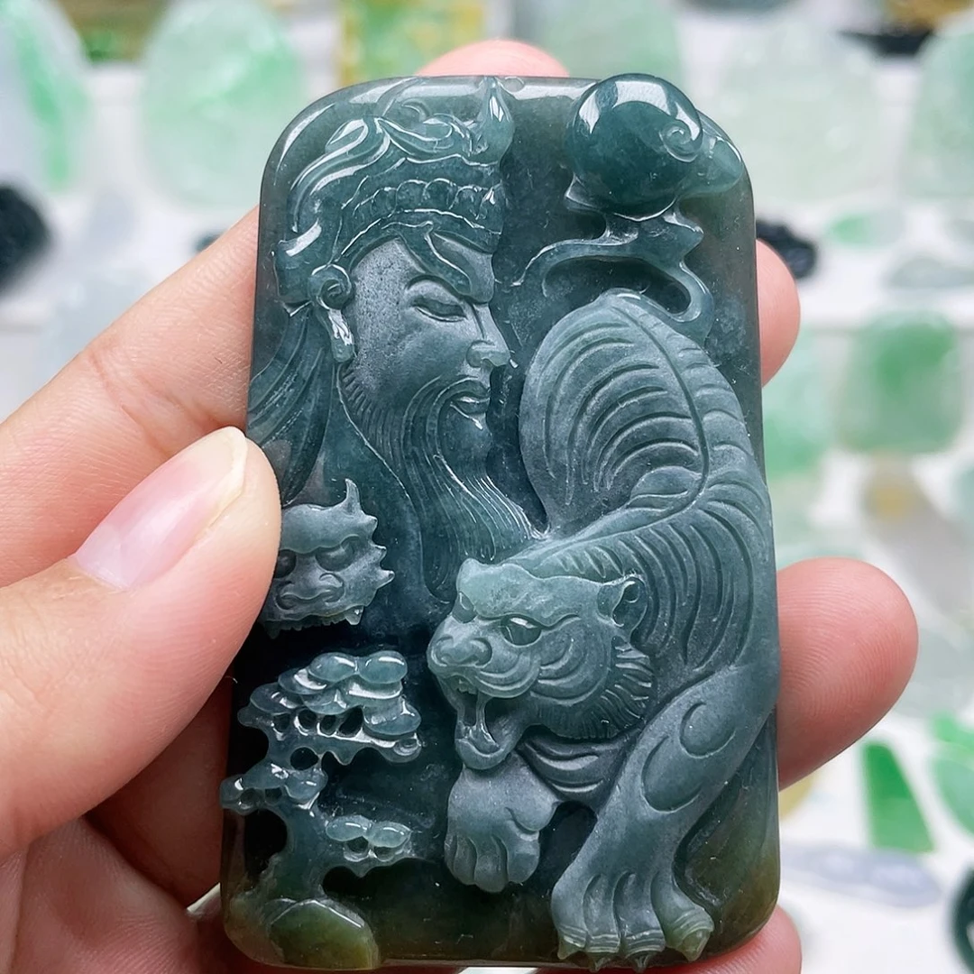 翡翠颈饰未镶嵌关公