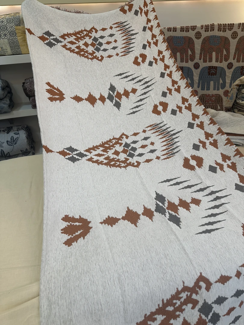 【玛雅红】90*245沙发巾沙发垫飘窗巾加厚款提花双面防滑耐磨