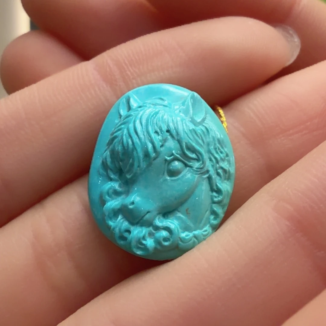 绿松石未镶嵌颈饰