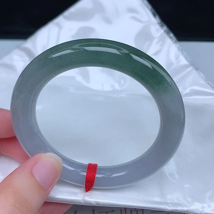 翡翠手镯（圆镯）未镶嵌颐*和天然