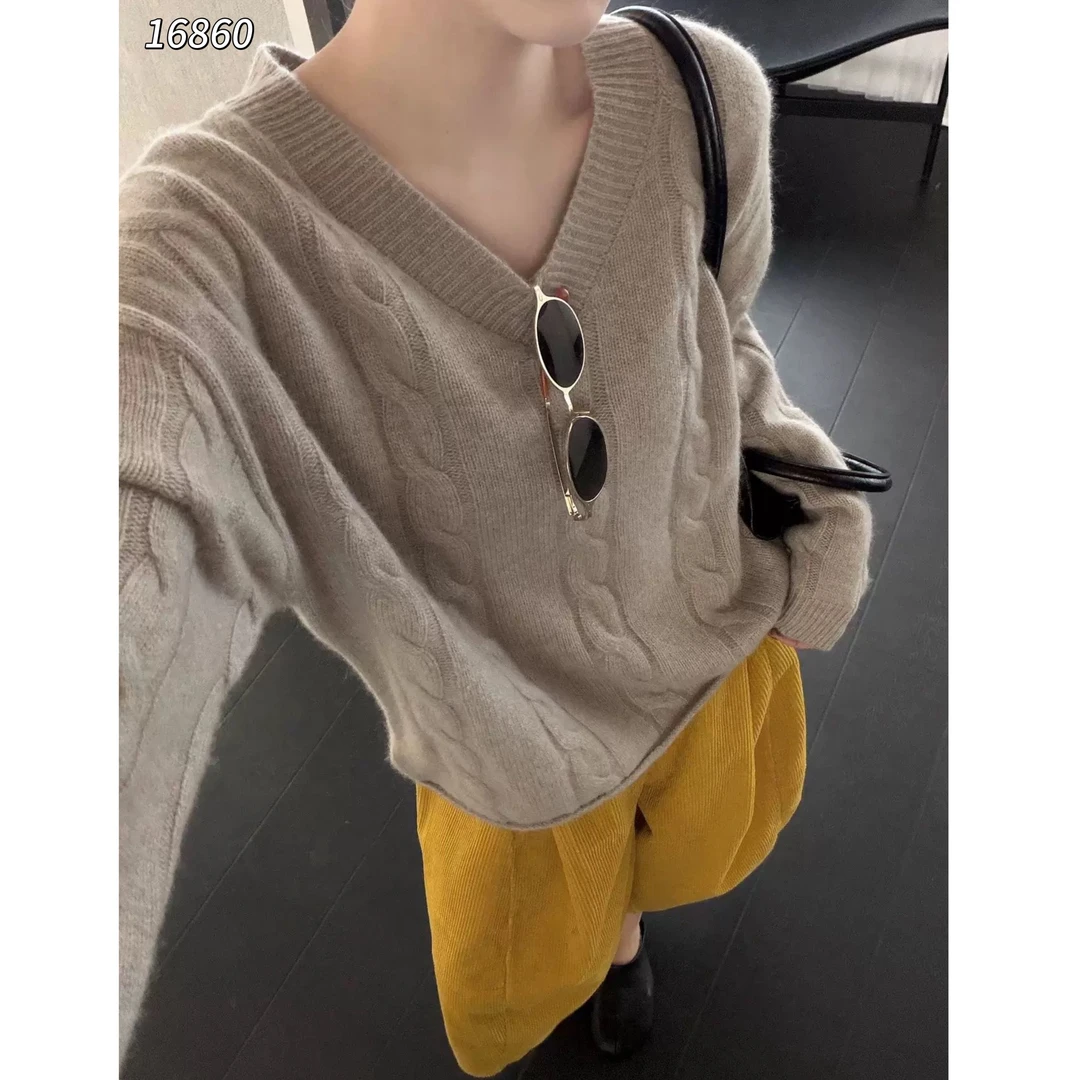 16860（部分无水洗唛，介意慎拍）WANGDAN新款V领麻花条针织衫