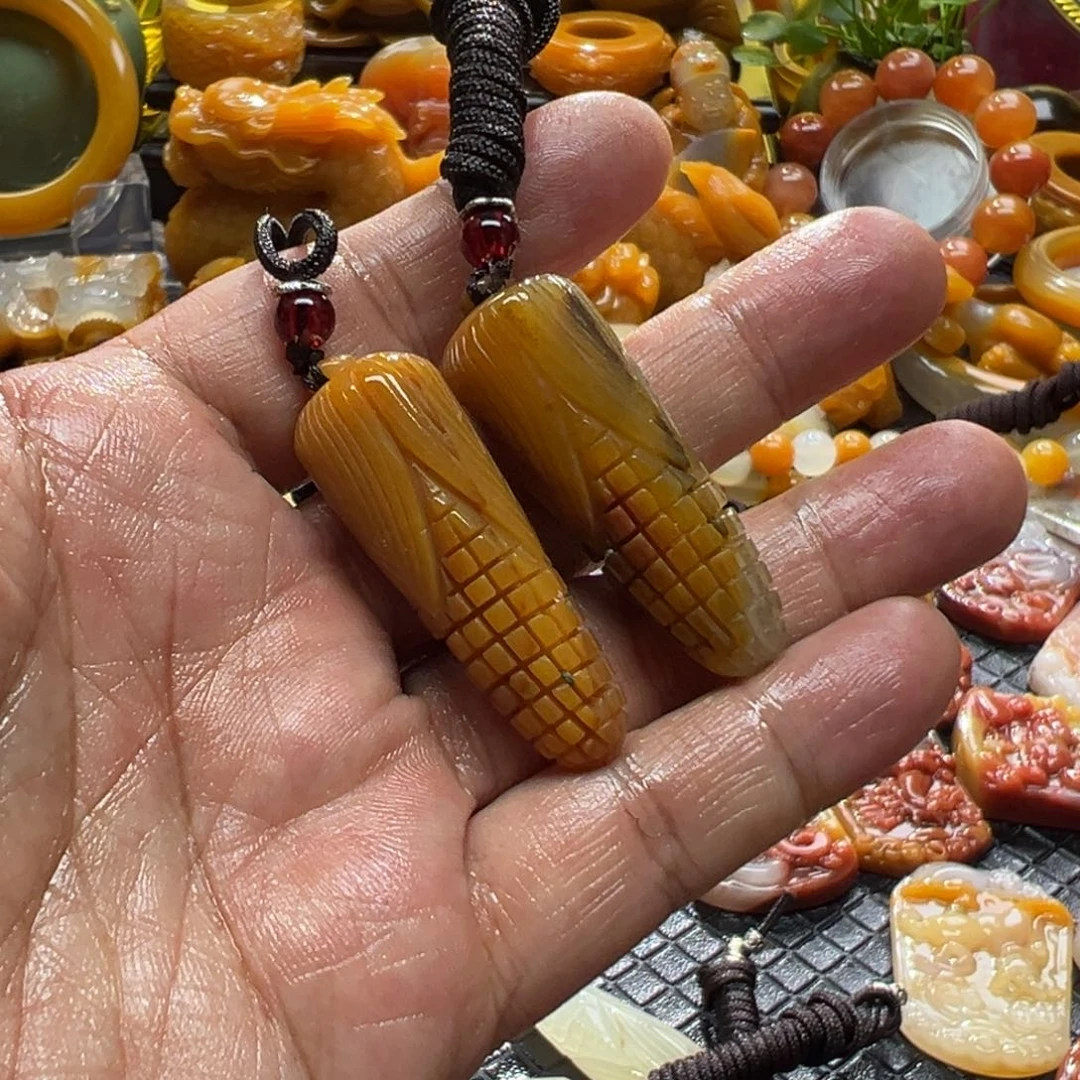 石英质玉未镶嵌颈饰